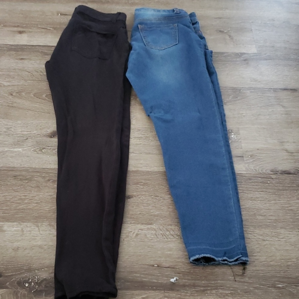 2 pair jeggings stretchy!